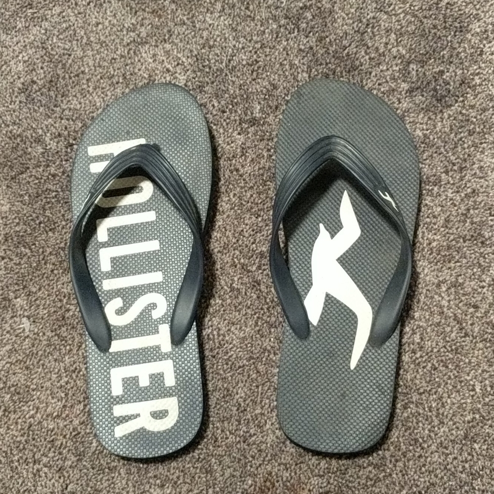 Hollister Flip Flops